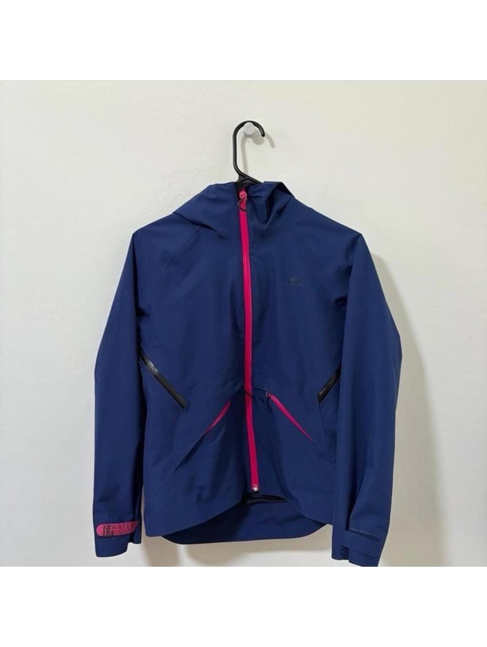 Decathlon Quechua Fully Waterproof Full Zip Jacket with hood - size 10 / 11
